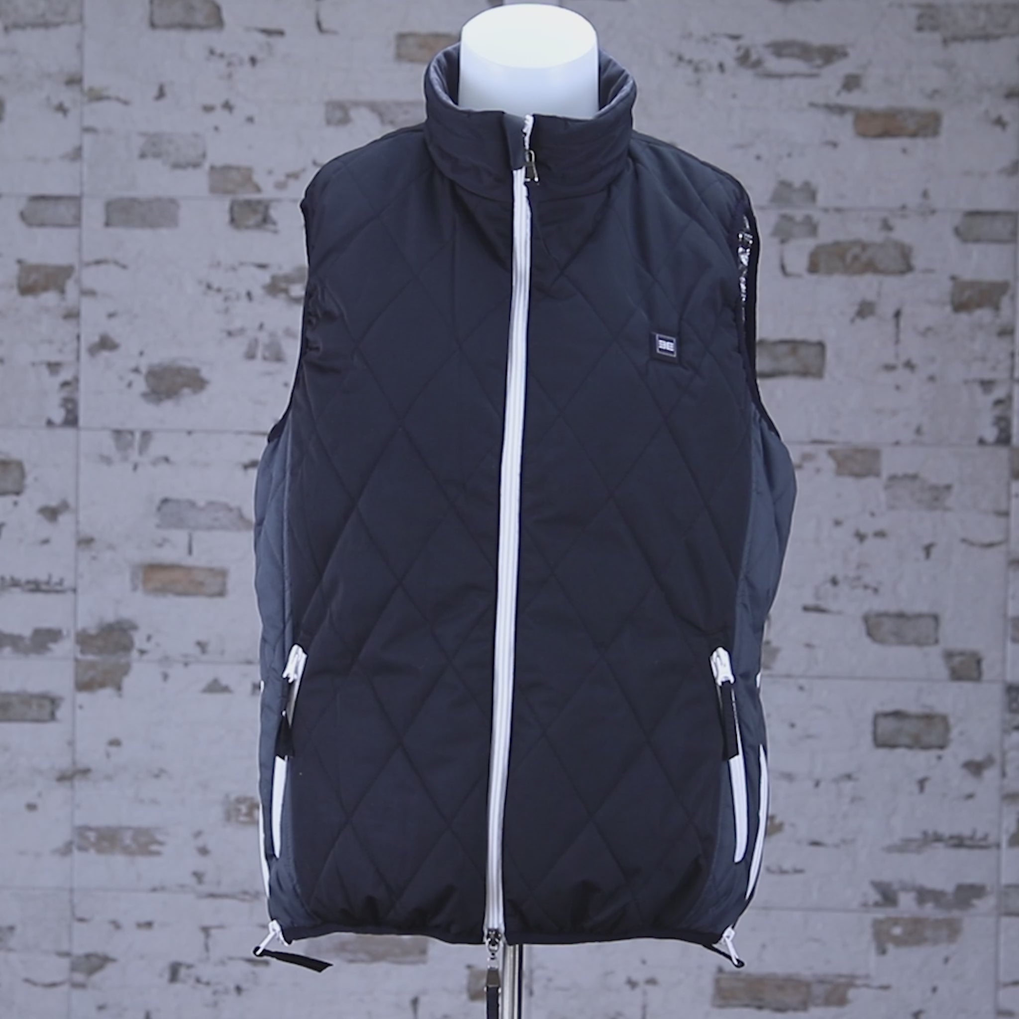 The Chinook Unisex 3 Season Heated Vest The Chinook Unisex 3 Season Heated Vest