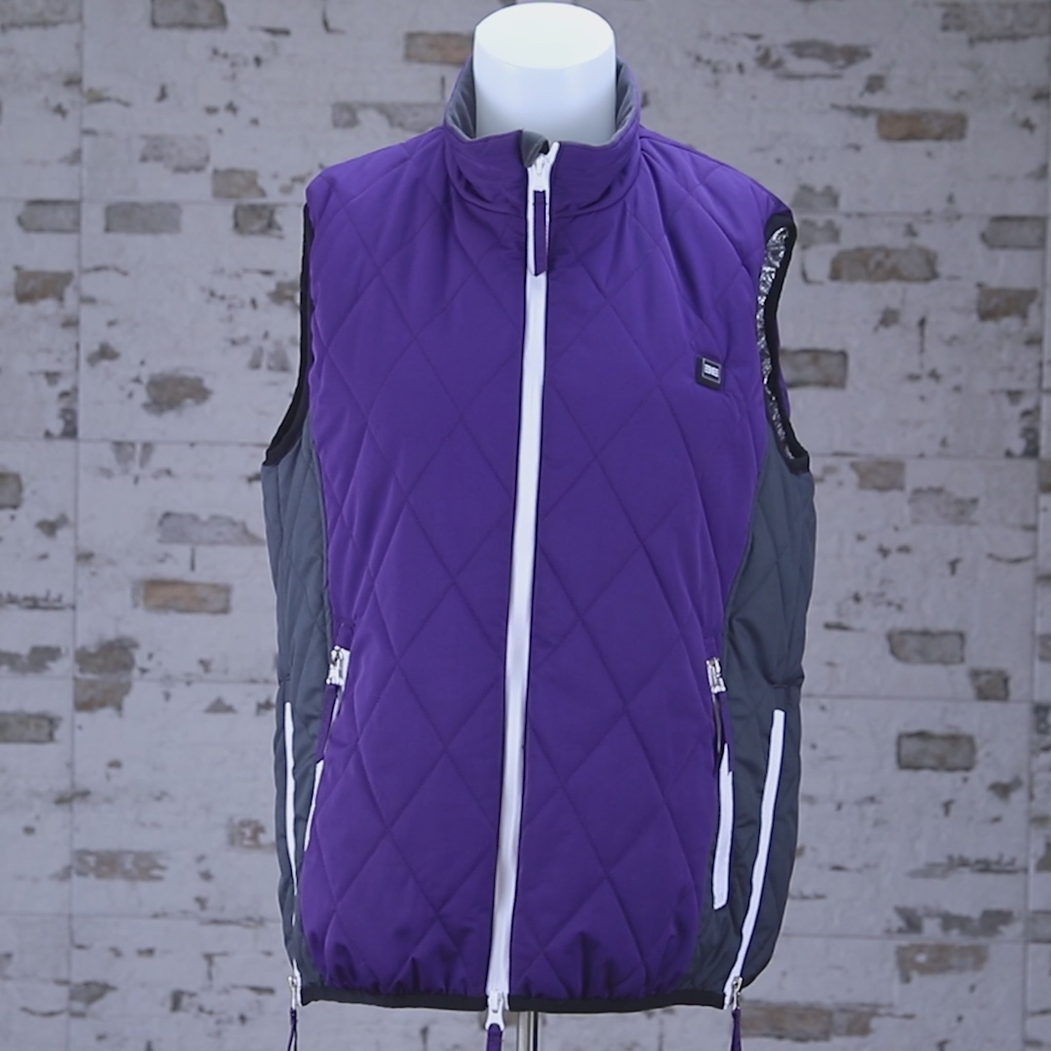 The Chinook Unisex 3 Season Heated Vest The Chinook Unisex 3 Season Heated Vest
