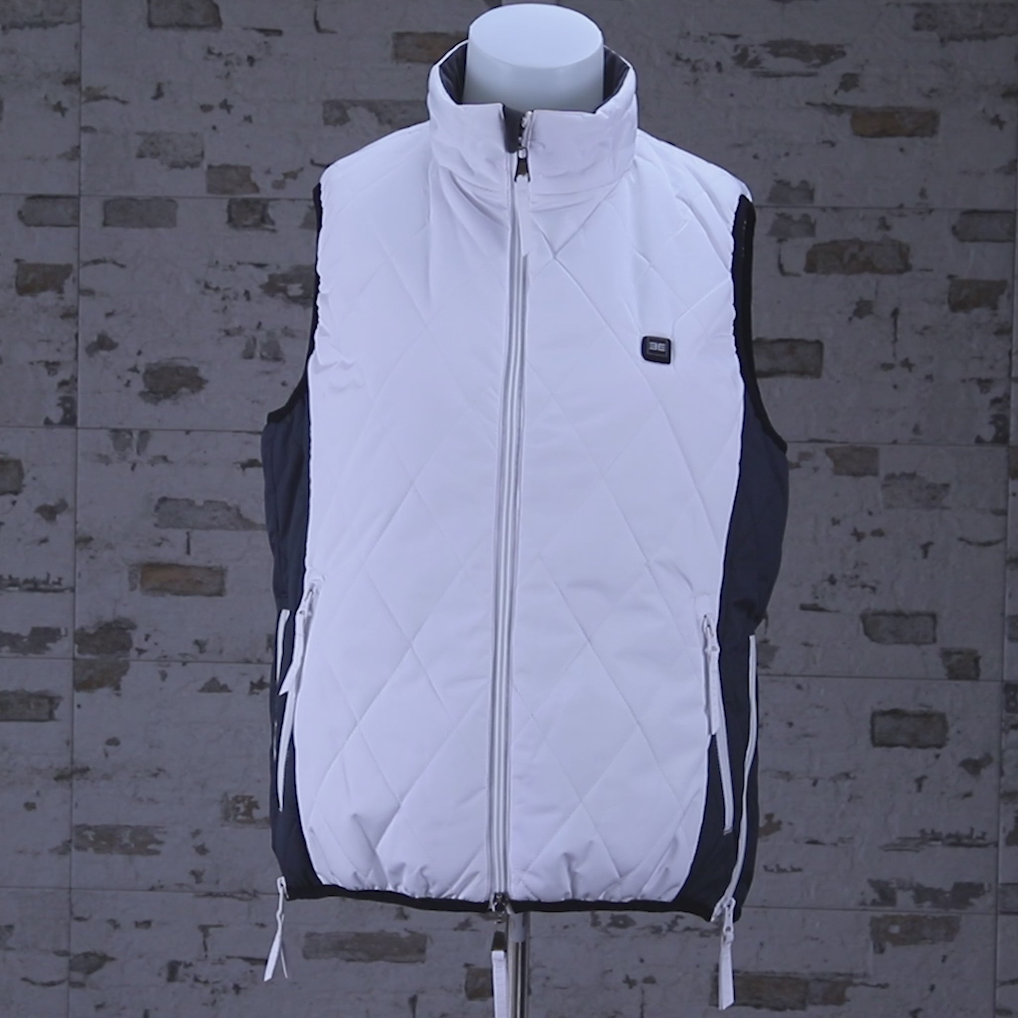 The Chinook Unisex 3 Season Heated Vest The Chinook Unisex 3 Season Heated Vest